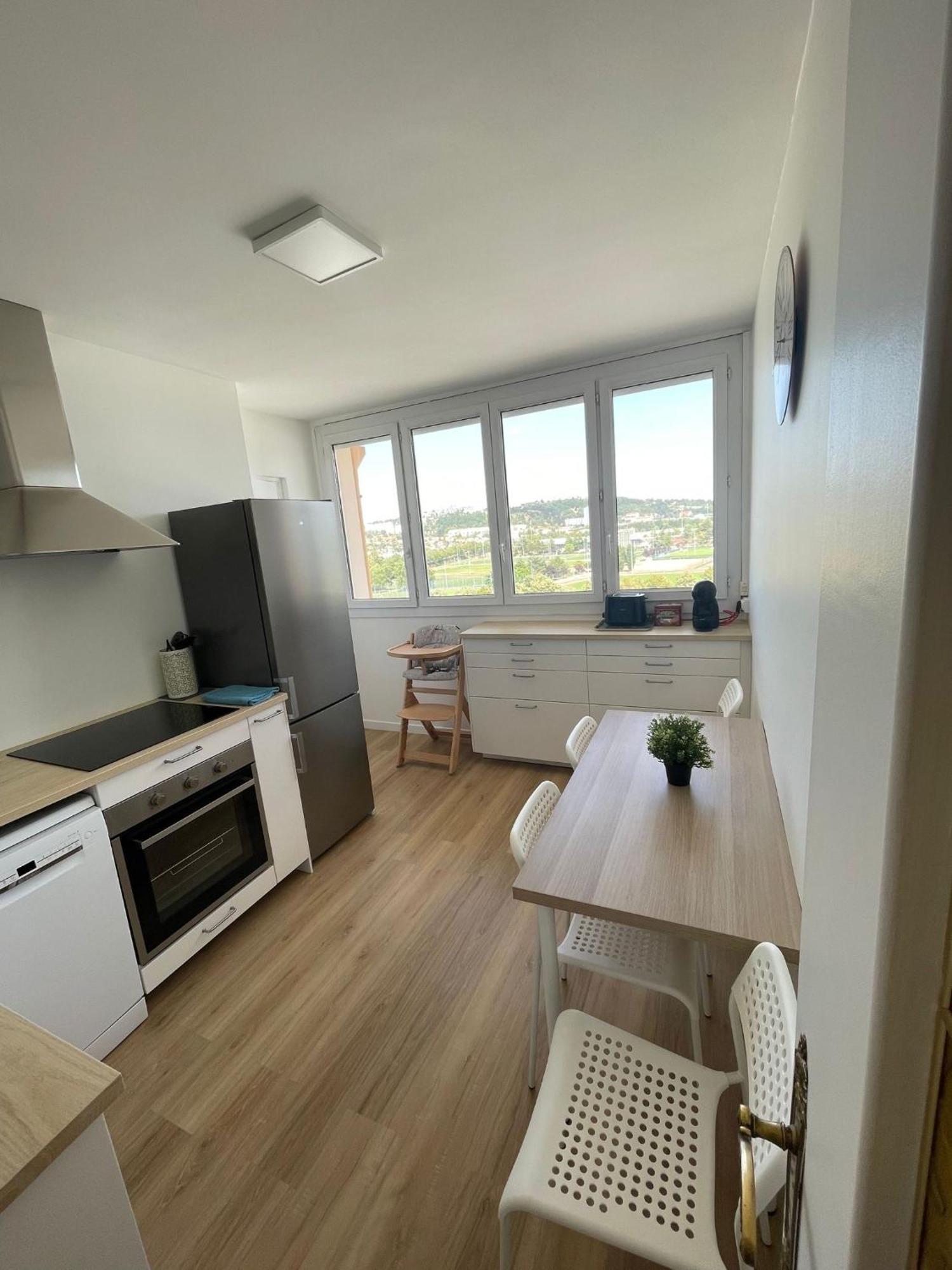 Bergson Top - Appart 80M2, 2 Grandes Chambres, Entierement Renovee Et Equipee, Lumineux, Wifi, Balcon, Calme, Vue Imprenable Сент Етиен Екстериор снимка