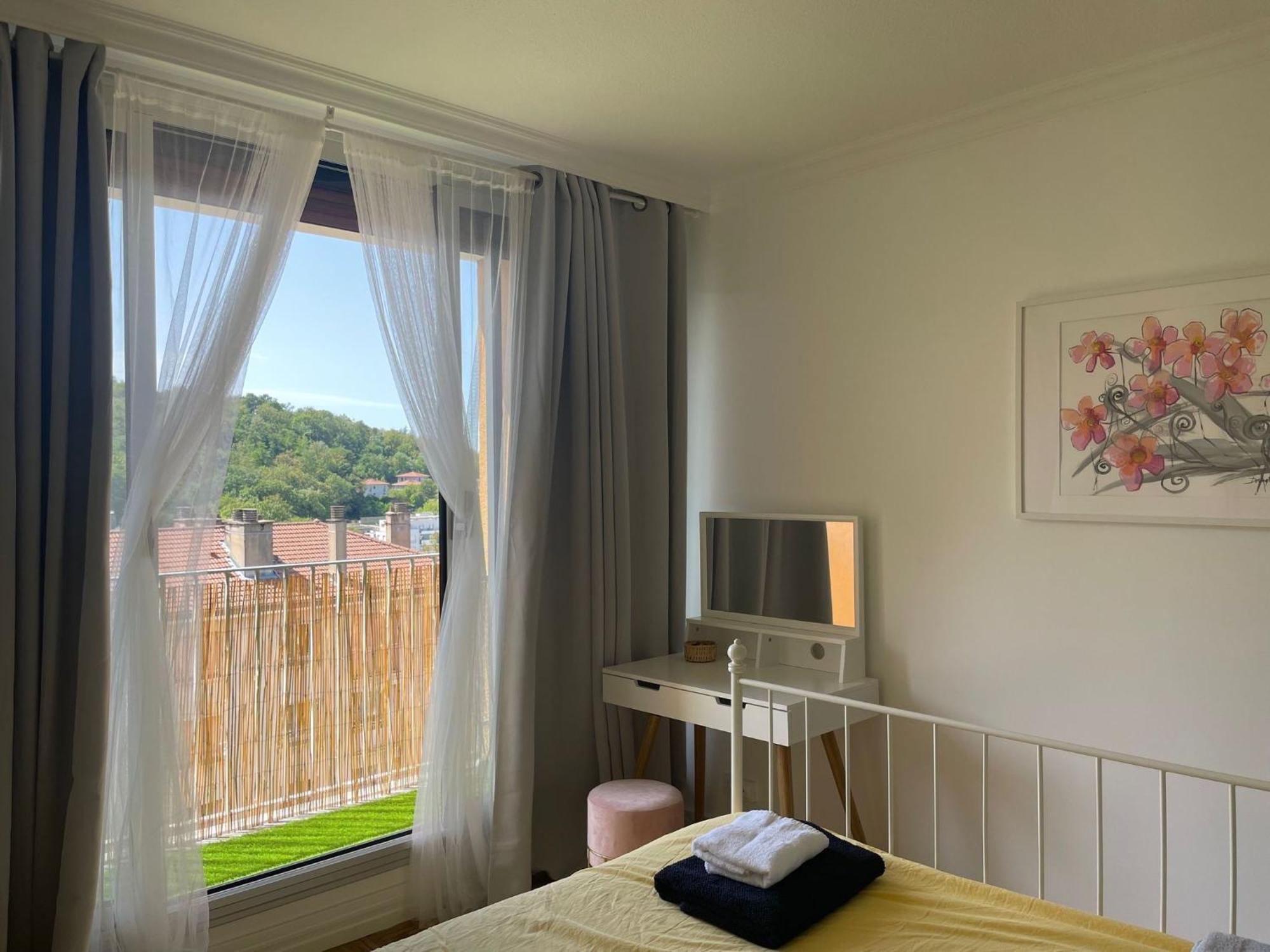 Bergson Top - Appart 80M2, 2 Grandes Chambres, Entierement Renovee Et Equipee, Lumineux, Wifi, Balcon, Calme, Vue Imprenable Сент Етиен Екстериор снимка